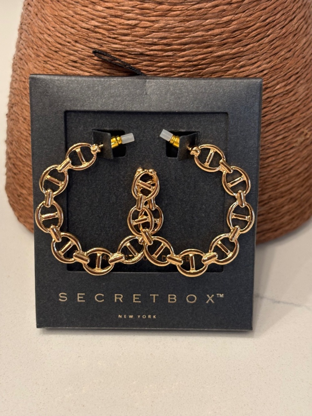 SECRET BOX 14 KARAT GOLD DIPPED CHAIN 1 1/2 INCH  HOOP EARRING (U)